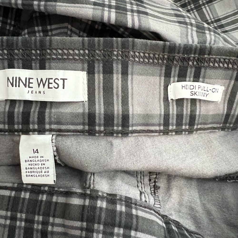 Nine West Heidi Pull On Pants - Picture 4 of 5